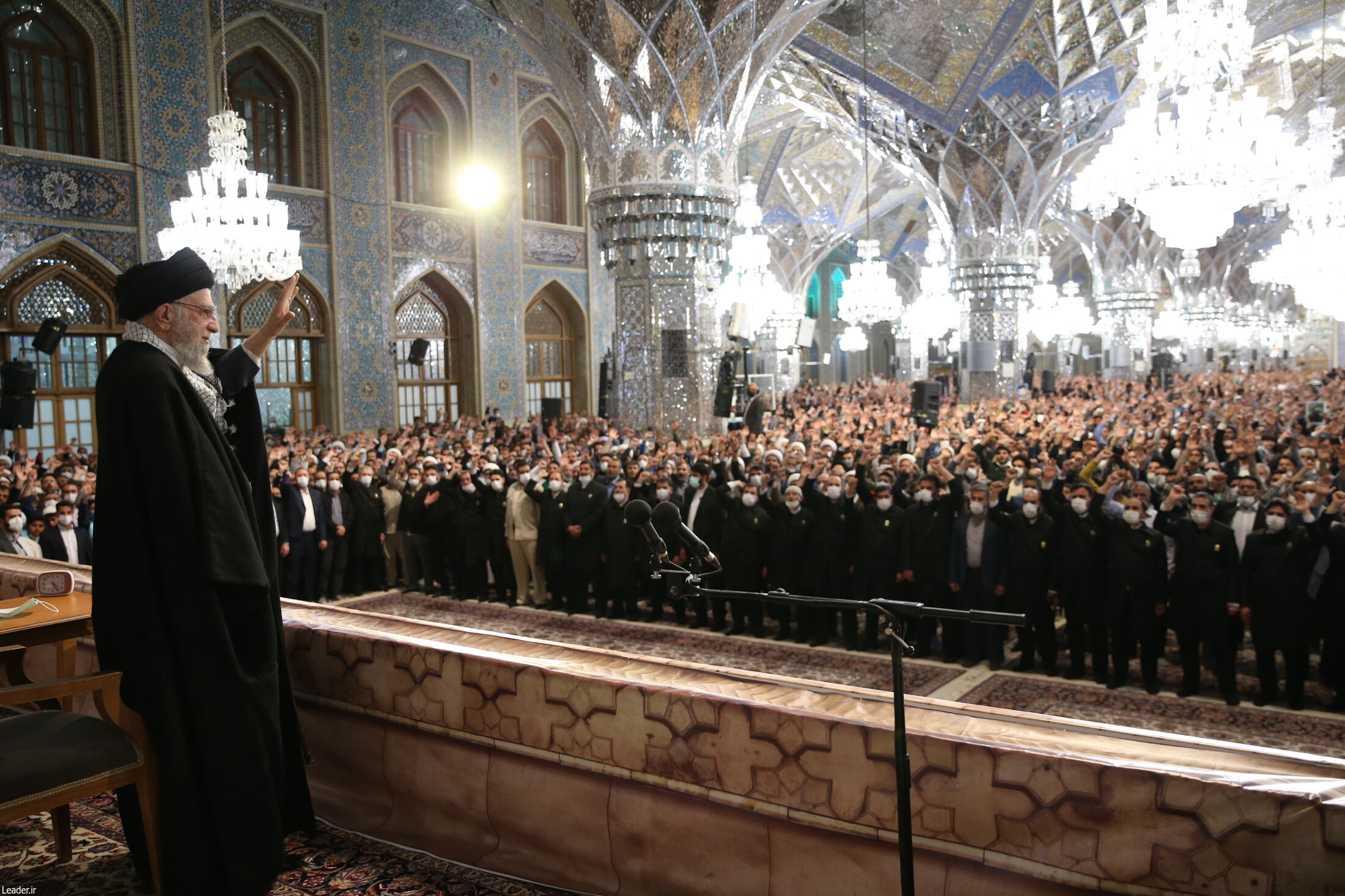 تصاویر/ حضور رهبر معظم انقلاب در اجتماع عظیم زائران و مجاوران حرم مطهر رضوی علیه‌السلام