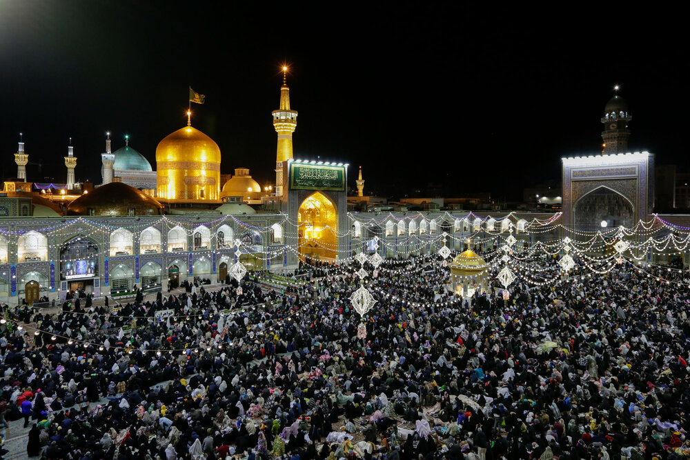 ۲ میلیون نفر ورود به سال جدید را در حرم امام رضا(ع) جشن گرفتند