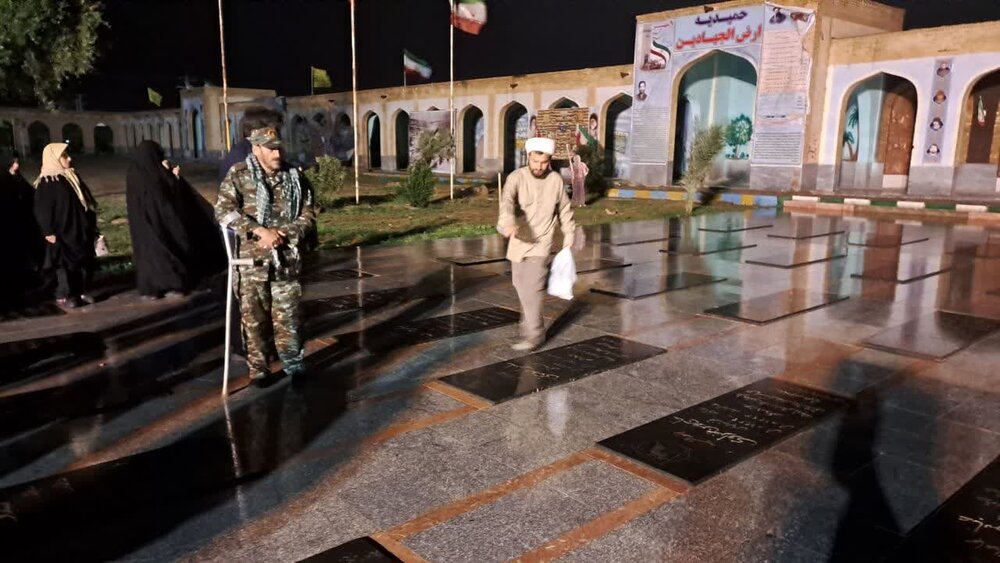 سال تحویل زائران کاشانی در یادمان شهدای عشایر عرب + عکس