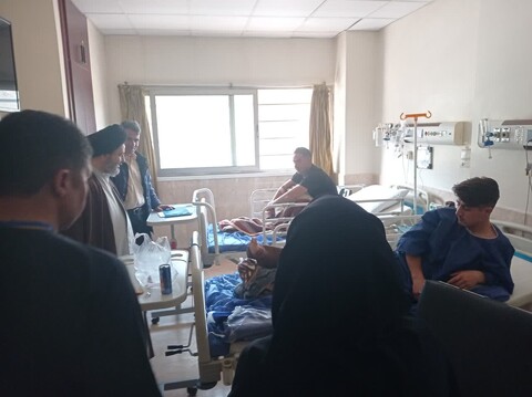تصاویر/ عیادت امام جمعه ماکو از بیماران