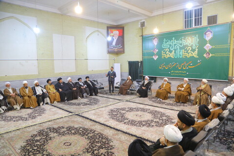 تصاویر / نشست صمیمی جمعی از سخنرانان مذهبی در ماه مبارک رمضان