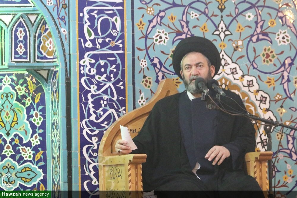 فیلم| واکنش امام جمعه اردبیل در رابطه‌ با شکل نامتعارف نهی از منکر