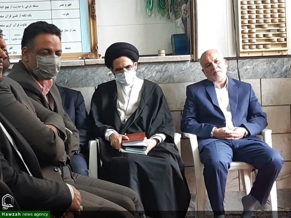 مسئولان در جهت حل مشکلات مردم از هیچگونه کوششی نباید دریغ کنند