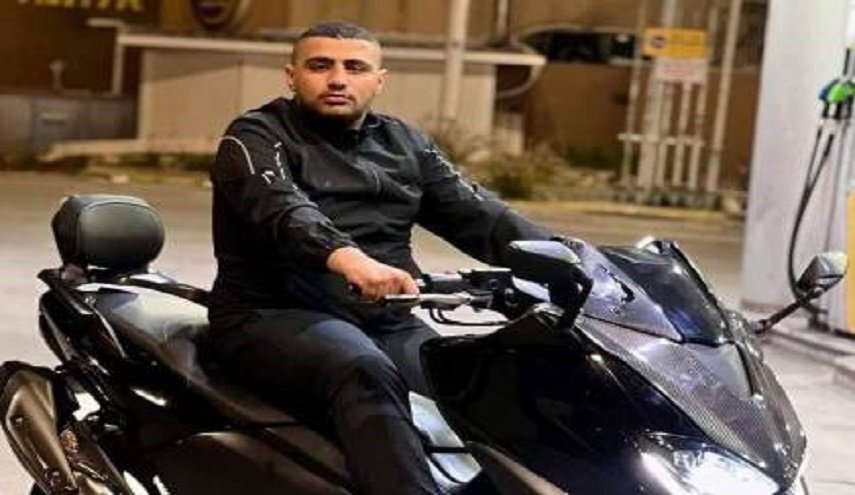 شرطي صهيوني يعدم شابا فلسطينيا فجر اليوم في كفر ياسيف شرطي صهيوني يعدم شابا فلسطينيا فجر اليوم في كفر ياسيف