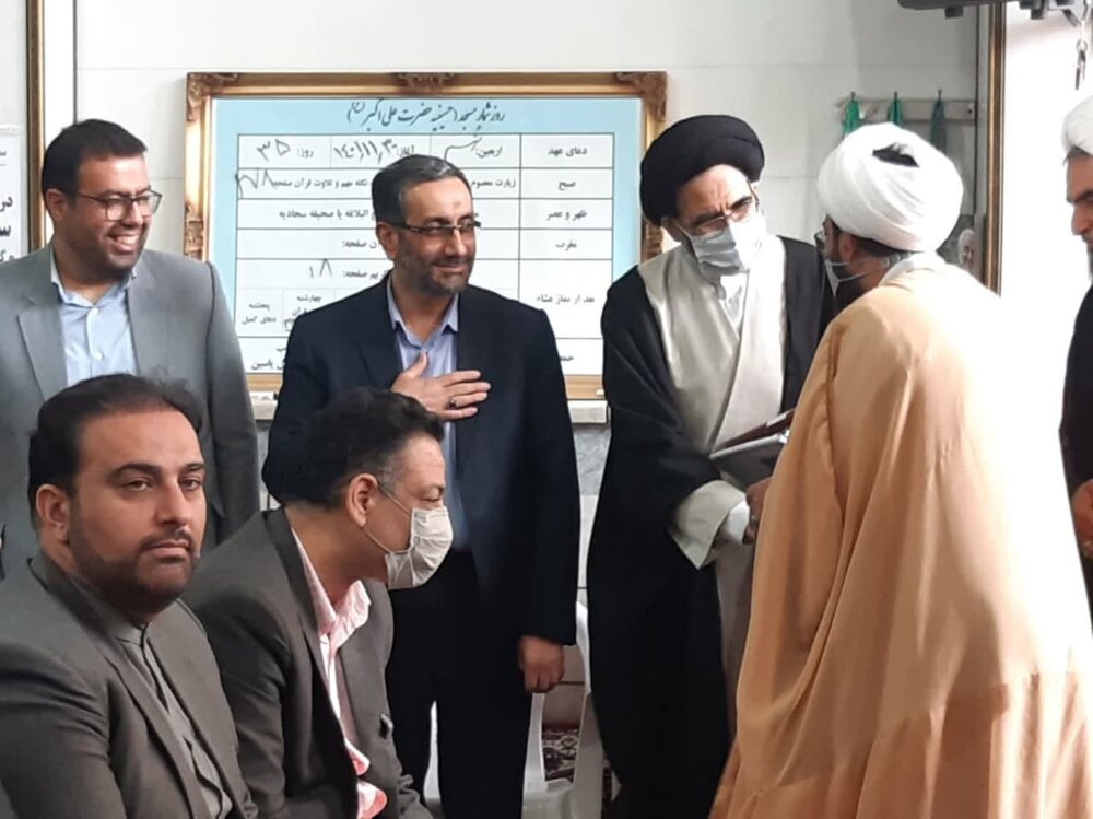 مسئولان در جهت حل مشکلات مردم از هیچگونه کوششی نباید دریغ کنند