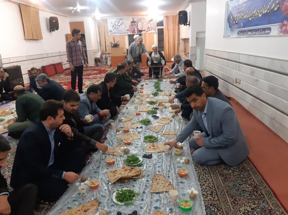 لزوم استفاده از ظرفیت نخبگان و شرکتهای دانش بنیان برای حل مشکلات اقتصادی