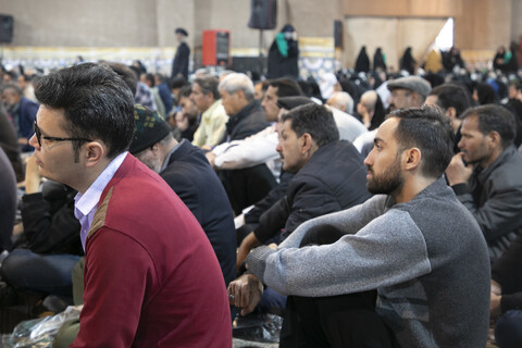 تصاویر/ سلسله جلسات «ظهر بهاری» در حرم زینبیه اصفهان