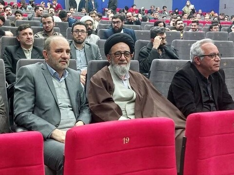 تصاویر/ اکران فیلم سینمایی غریب با حضور نماینده ولی فقیه در آذربایجان شرقی در تبریز