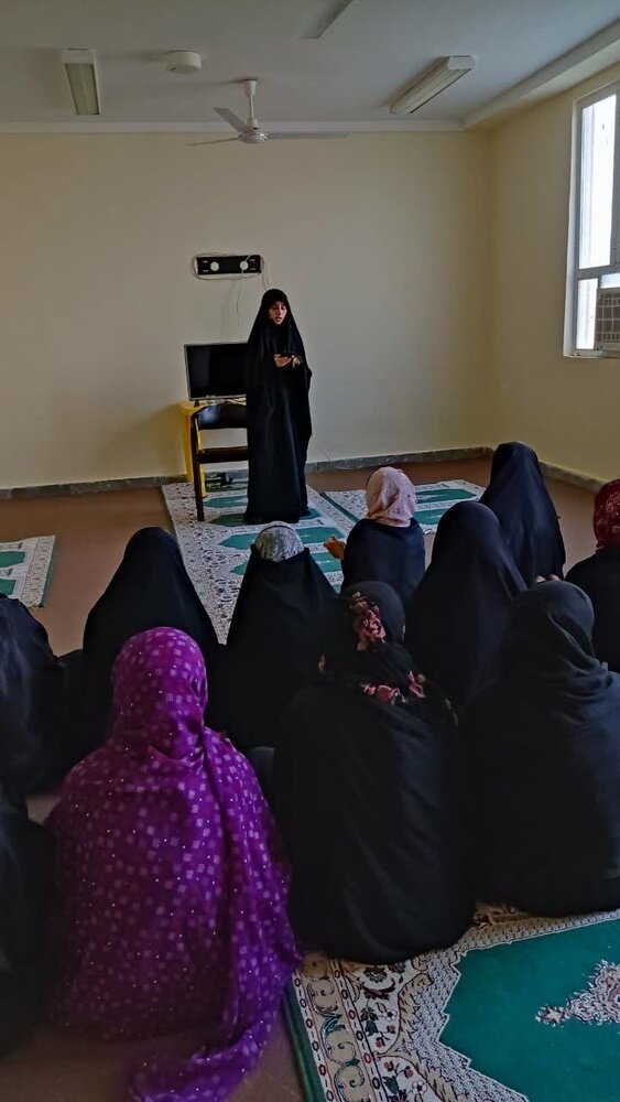 فعالیت طلاب منطقه بشاگرد در راستای پذیرش جوانان مستعد در حوزه علمیه خواهران