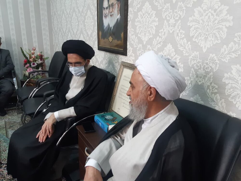 از ظرفیت نخبگان برای تحقق شعار سال استفاده شود