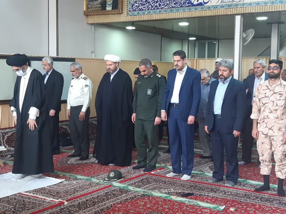 از ظرفیت نخبگان برای تحقق شعار سال استفاده شود