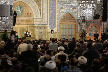 تصاویر/ مناجات خوانی سحرگاهی ماه مبارک رمضان در حرم مطهر رضوی