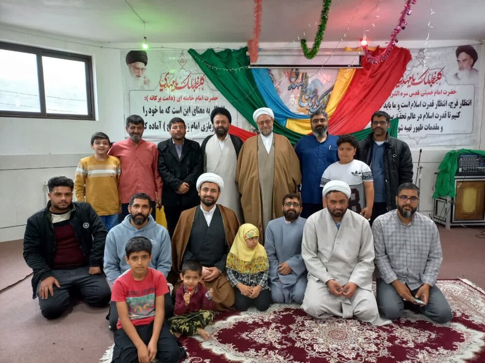 دورهمی طلاب سابق یک مدرسه علمیه بعد از ۲۵ سال + عکس
