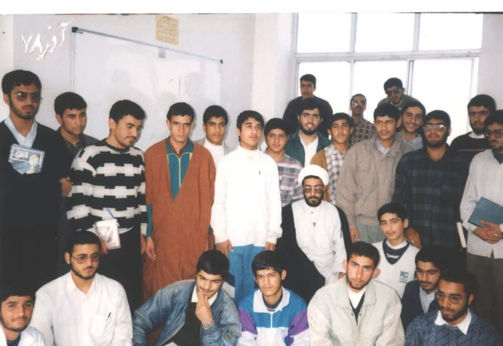 دورهمی طلاب سابق یک مدرسه علمیه بعد از ۲۵ سال + عکس