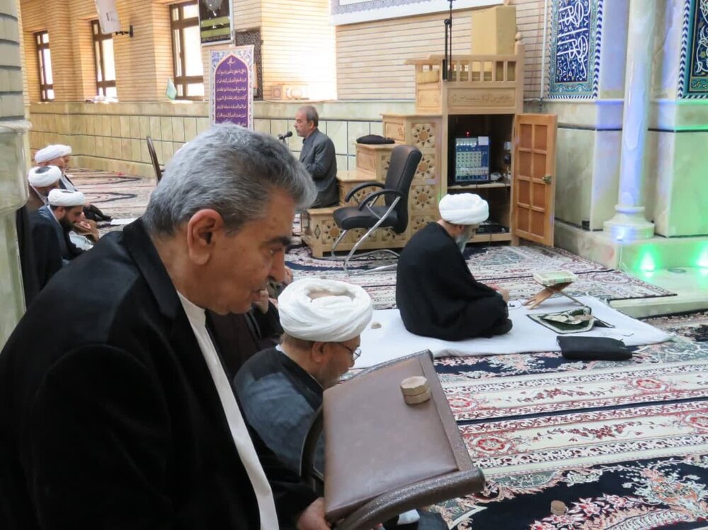 برگزاری برنامه‌های مذهبی در مسجد مرکز فقهی ائمه اطهار (ع) 