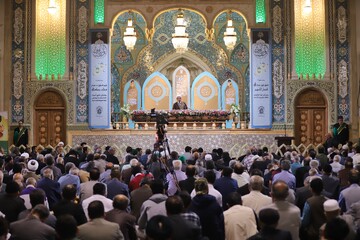 تصاویر/ سلسله جلسات تفسیر  قرآن کریم در شبستان امام خمینی(ره) حرم مطهر کریمه اهل بیت(ع)