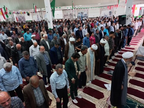 تصاویر/  نماز جمعه آران و بیدگل در قاب تصویر