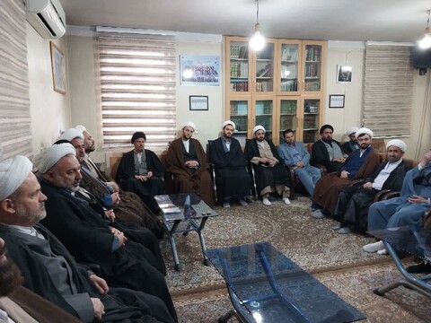 تصاویر/ دیدار مدیر و معاونین حوزه علمیه استان قزوین با نماینده مردم قزوین در مجلس خبرگان رهبری