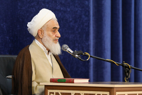 تصاویر / محفل انس با قرآن در ماه مبارک رمضان با حضور نماینده ولی فقیه در استان قزوین
