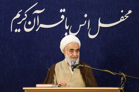 تصاویر / محفل انس با قرآن در ماه مبارک رمضان با حضور نماینده ولی فقیه در استان قزوین