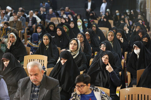 تصاویر / محفل انس با قرآن در ماه مبارک رمضان با حضور نماینده ولی فقیه در استان قزوین