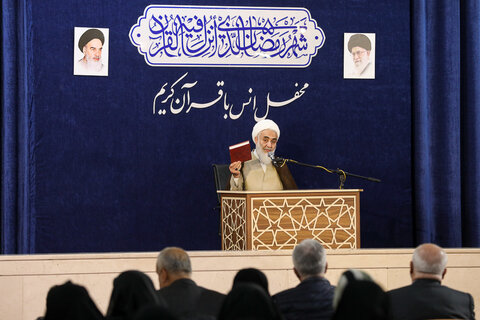 تصاویر / محفل انس با قرآن در ماه مبارک رمضان با حضور نماینده ولی فقیه در استان قزوین
