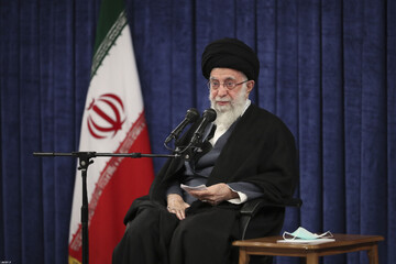 کشف حجاب حرام شرعی و سیاسی است / انتقاد رهبر انقلاب از تنظیم قیمت محصول بعضی شرکت‌های دولتی با دلار تلگرامی