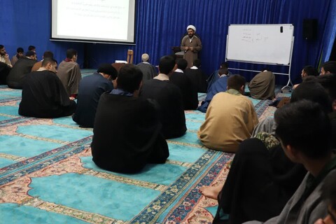 نشست علمی در مدرسه علمیه امام خامنه‌ای ارومیه