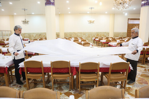 برپایی سفره افطار در مهمانسرای حضرتی حرم حضرت معصومه(س)