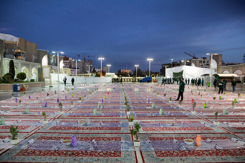 تصاویر/ بازدید تولیت آستان قدس رضوی از سفره‌های اکرام حرم مطهر