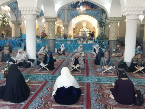 تصاویر/مراسم معنوی جزءخوانی قرآن کریم در مسجد جامع شهر سنندج