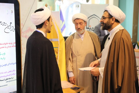 تصاویر/ بازدید مدیر حوزه‌های علمیه خواهران از بخش حوزوی نمایشگاه بین‌المللی قرآن