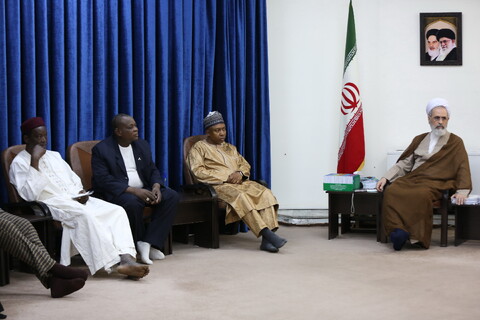 تصاویر/ دیدار وزیر فرهنگ و دین نیجریه با آیت الله اعرافی