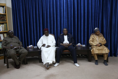 تصاویر/ دیدار وزیر فرهنگ و دین نیجر با آیت الله اعرافی