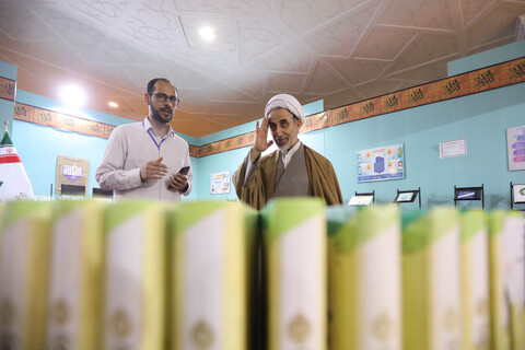 بازدید معاون آموزش حوزه‌های علمیه از بخش حوزوی نمایشگاه قرآن