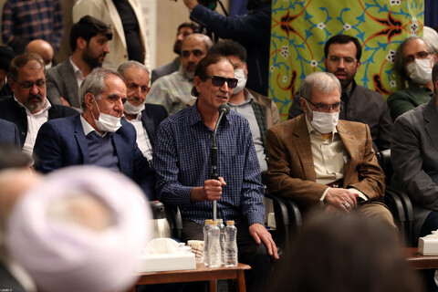 تصاویر/ دیدار جمعی از شاعران و استادان زبان و ادب پارسی با رهبر معظم انقلاب