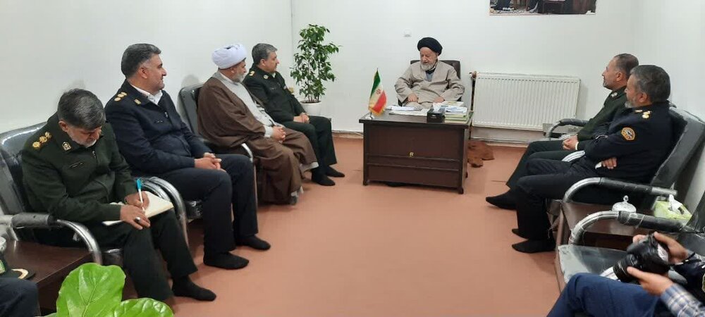 پلیس با مصادیق روزه خواری و حرمت شکنی در این ماه قاطعانه برخورد کند