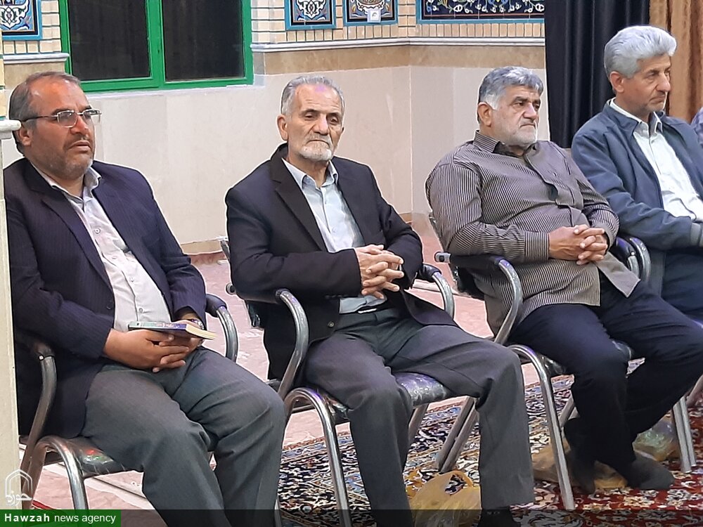 محفل اُنس با قرآن در هیئت علی اصغری فین بزرگ کاشان برگزار شد + عکس