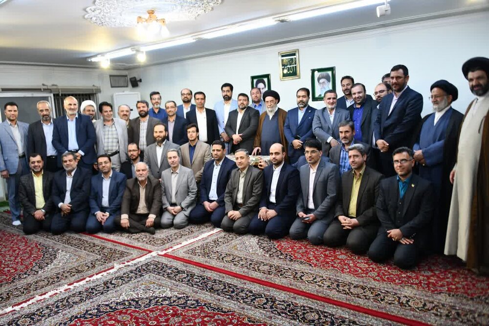 حل مشکلات مردم و استان باید فلسفه اصلی تشکیل جلسات اداری باشد