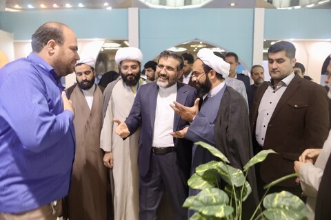 تصاویر/ بازدید وزیر فرهنگ و ارشاد اسلامی از بخش حوزوی نمایشگاه قرآن