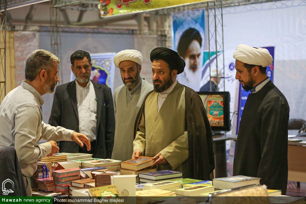 برپایی غرفه حوزه علمیه اصفهان در هجدهمین نمایشگاه قرآن و عترت + عکس