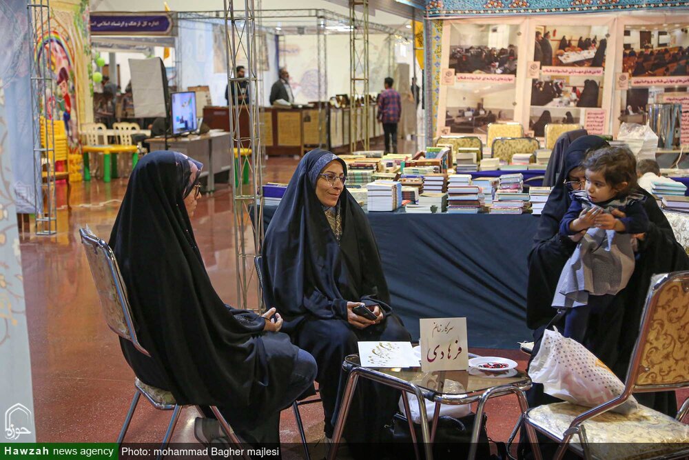 برپایی غرفه حوزه علمیه اصفهان در هجدهمین نمایشگاه قرآن و عترت + عکس