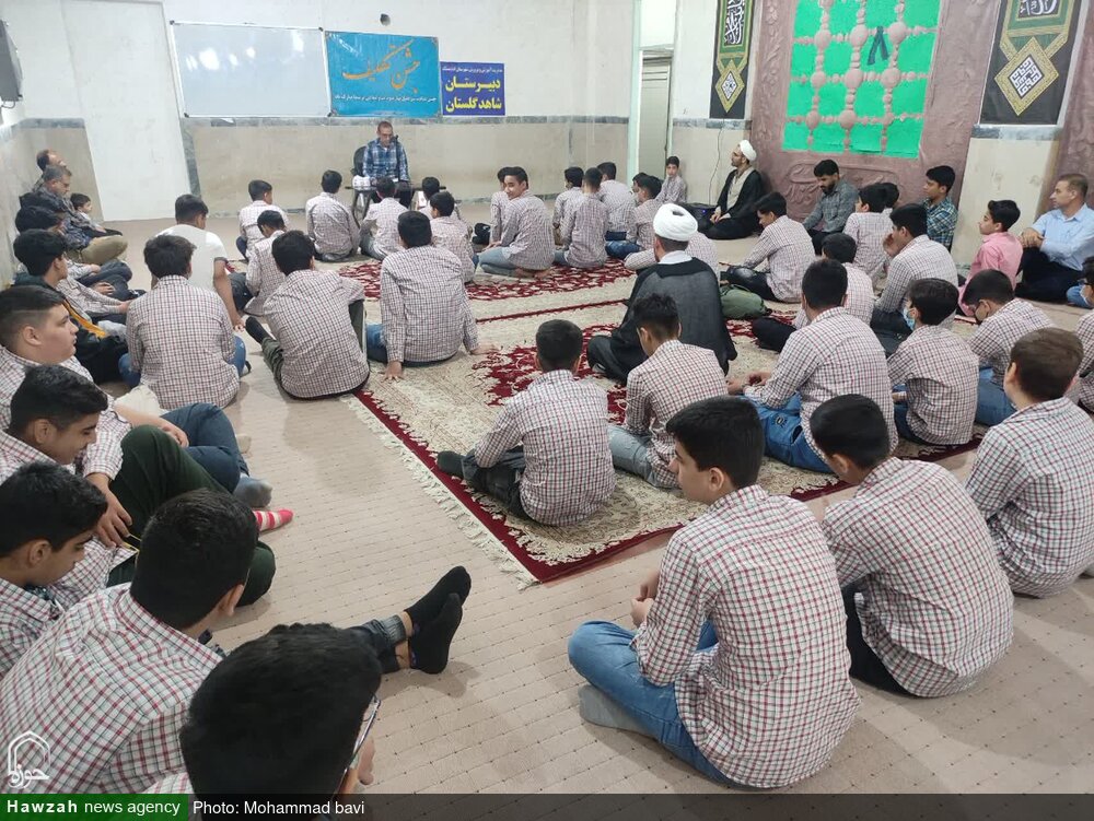 برگزاری جشن تکلیف دانش آموزان اندیمشکی در مدرسه علمیه امام صادق(ع)