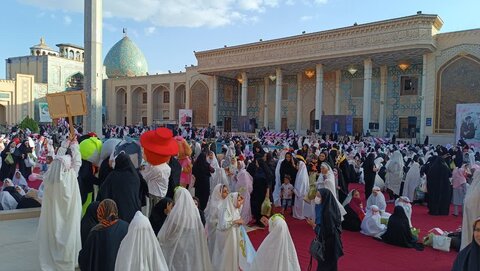 تصاویر| جشن «روزه اولی ها» با حضور 4 هزار دانش آموز در حرم مطهر شاهچراغ(ع)