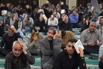 تصاویر/ مراسم شب قدر در مصلی جمعه بوشهر