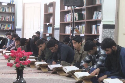 تصاویر/ محفل انس با قرآن  مدرسه علمیه  مولود کعبه علیه السلام شهرستان جاسک
