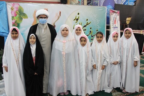 همایش ضیافت سفیران نور با حضور دانش آموزان روزه اولی در بوشهر