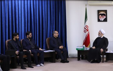 تصاویر/ دیدار دبیر و اعضای شورای ستاد راهبری فناوری های هوشمند حوزه های علمیه با آیت الله اعرافی