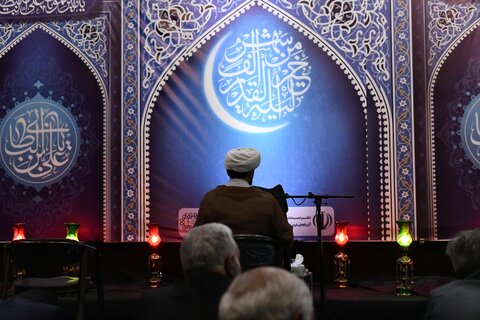 تصاویر/ مراسم احیاء شب بیست و یکم رمضان در مصلی ارومیه