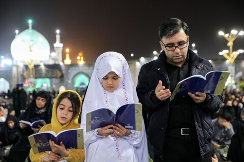 روضہ امام رضا (ع) میں اکیسویں ماہ رمضان المبارک پر شب قدر کے اعمال و عزاداری